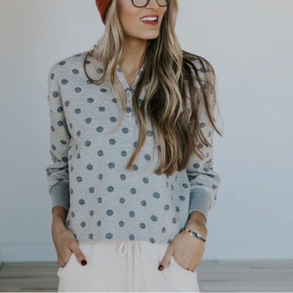 NWT Roolee Quincie Dotted Pullover with raw hem size M - Picture 2 of 8